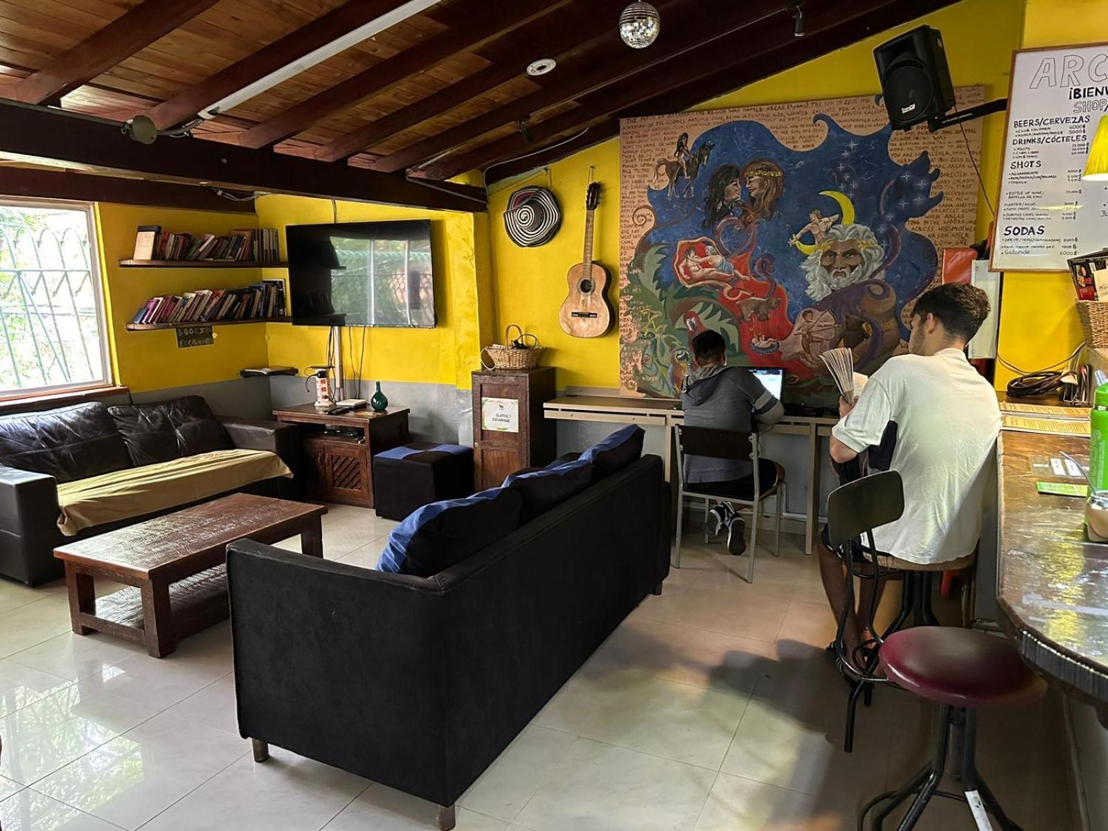 Arcadia Hostel Medellín Zewnętrze zdjęcie